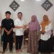 Ketua DPRD Gorut Bantu Biaya Pendidikan Anak Yatim di Desa Pasalae. (Foto: Ist)