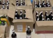 Satnarkoba Polres Sangihe Dalami Temuan Minuman Beralkohol Asal Philipina 10 Minuman Beralkohol Asal Philipina yang diamankan oleh Satnarkoba Polres Sangihe beberapa waktu lalu. (Foto: Ist)