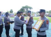Wakapolres Pimpin Upacara PTDH Tiga Anggota Polres Pohuwato 10 Wakapolres Pimpin Upacara PTDH Tiga Anggota Polres Pohuwato. (Foto: Humas Polres Pohuwato)