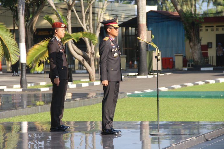Wakapolda Gorontalo Pimpin Upacara Hari Kesaktian Pancasila 1 Wakapolda Gorontalo Pimpin Upacara Hari Kesaktian Pancasila. (Foto: Humas Polda Gorontalo)