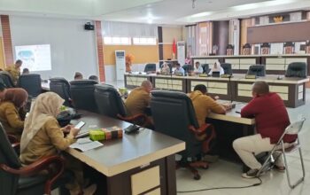 Rapat Panitia Khusus RPJMD 2025–2026 di Kantor DPRD Gorut, Senin, (24-11). (Foto: Dani Baderan)