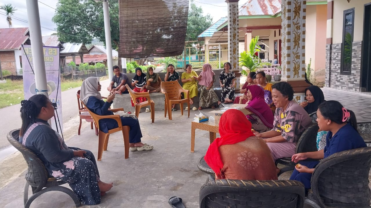 Dheninda Turun Langsung Dengarkan Keluhan dan Usulan Masyarakat. (Foto: Sarman Polone)