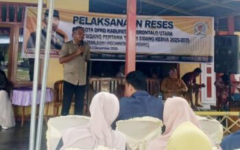 Reses di Leboto, Ridwan Riko Arbie Dengarkan Keluhan Warga 4 Reses di Leboto, Ridwan Riko Arbie Dengarkan Keluhan Warga. (Foto: Ilyas)