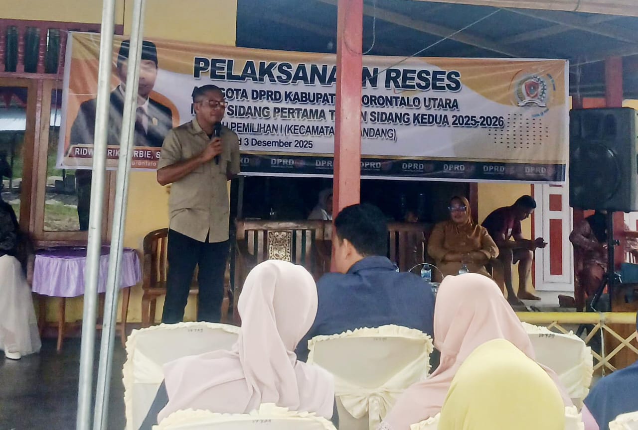 Reses di Leboto, Ridwan Riko Arbie Dengarkan Keluhan Warga. (Foto: Ilyas)