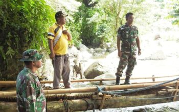 Pastikan Kesiapan Infrastruktur, Dandim 1314/Gorut Cek Lokasi Jembatan Gantung 4 Pastikan Kesiapan Infrastruktur, Dandim 1314/Gorut Cek Lokasi Jembatan Gantung. (Foto: Kodim 1314 Gorut)