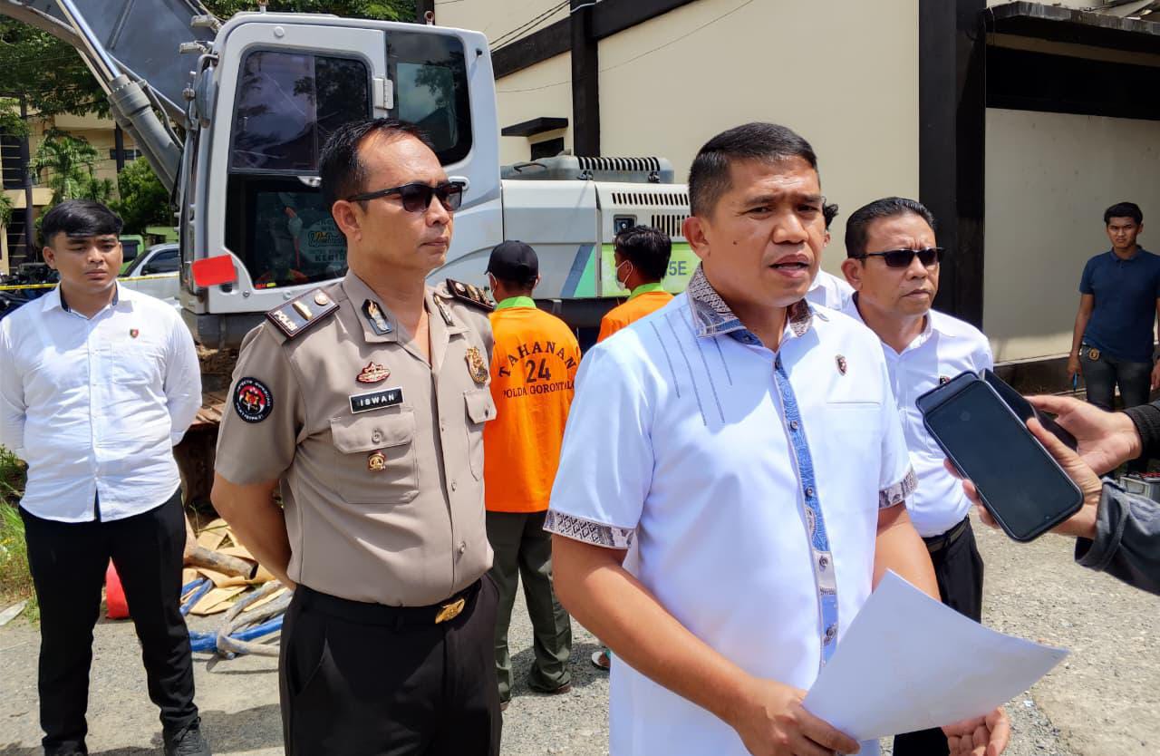 Ditreskrimsus Polda Gorontalo Serahkan Perkara Tambang Ilegal ke Kejaksaan Tinggi. (Foto: Febri/GoTimes)