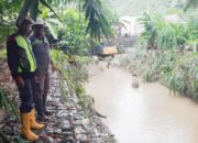 HTI Group Bantu Normalisasi Sungai Tudi untuk Cegah Banjir di Kecamatan Monano 9 HTI Group Bantu Normalisasi Sungai Tudi untuk Cegah Banjir di Kecamatan Monano. (Foto: Humas HTI Group)