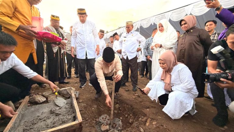 Kapolda Gorontalo Hadiri Awal Pembangunan Masjid Islamic Center. (Foto: Humas Polda Gorontalo)