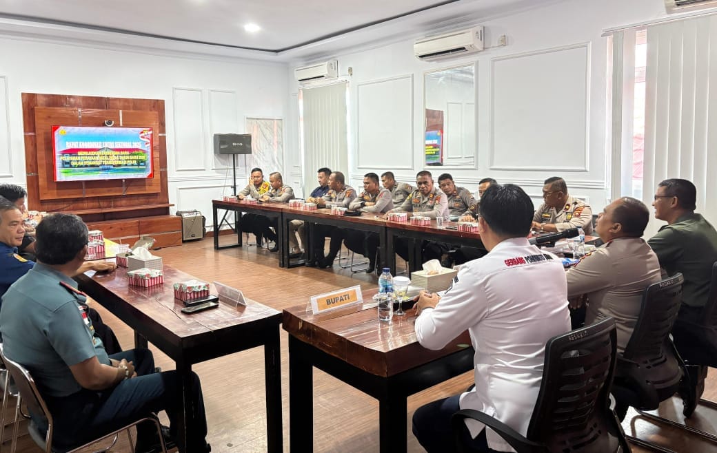 Rakor Lintas Sektoral, Polres Pohuwato Siapkan Pengamanan Natal dan Tahun Baru 1 Rakor Lintas Sektoral, Polres Pohuwato Siapkan Pengamanan Natal dan Tahun Baru. (Foto: Humas Polres Pohuwato)