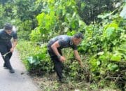 Satbrimob Polda Gorontalo Gelar Jumat Bersih di Desa Datahu