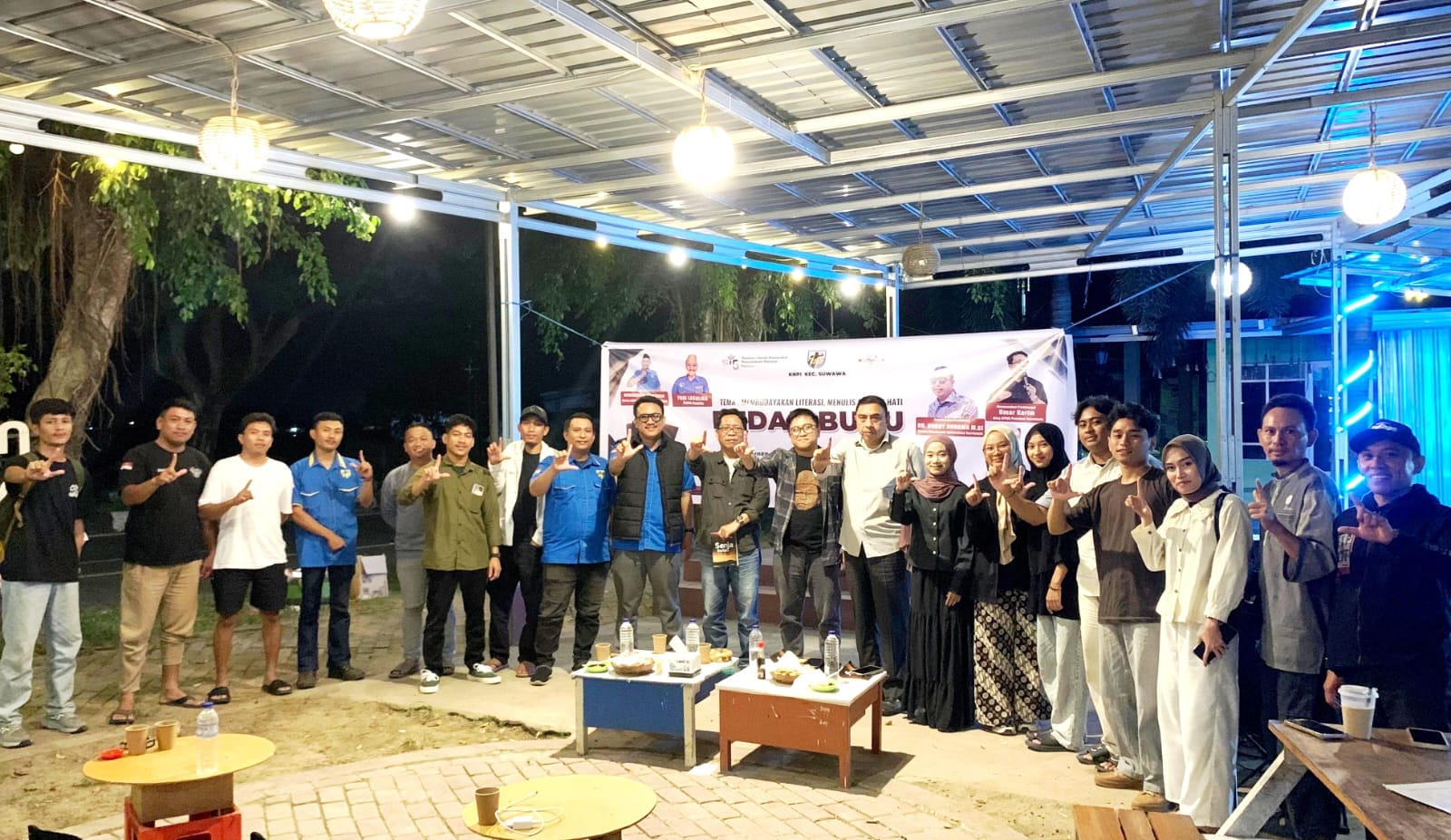 DPK KNPI Kecamatan Suwawa Gelar Bedah Buku Dorong Budaya Literasi Pemuda. (Foto: DPK KNPI Suwawa)