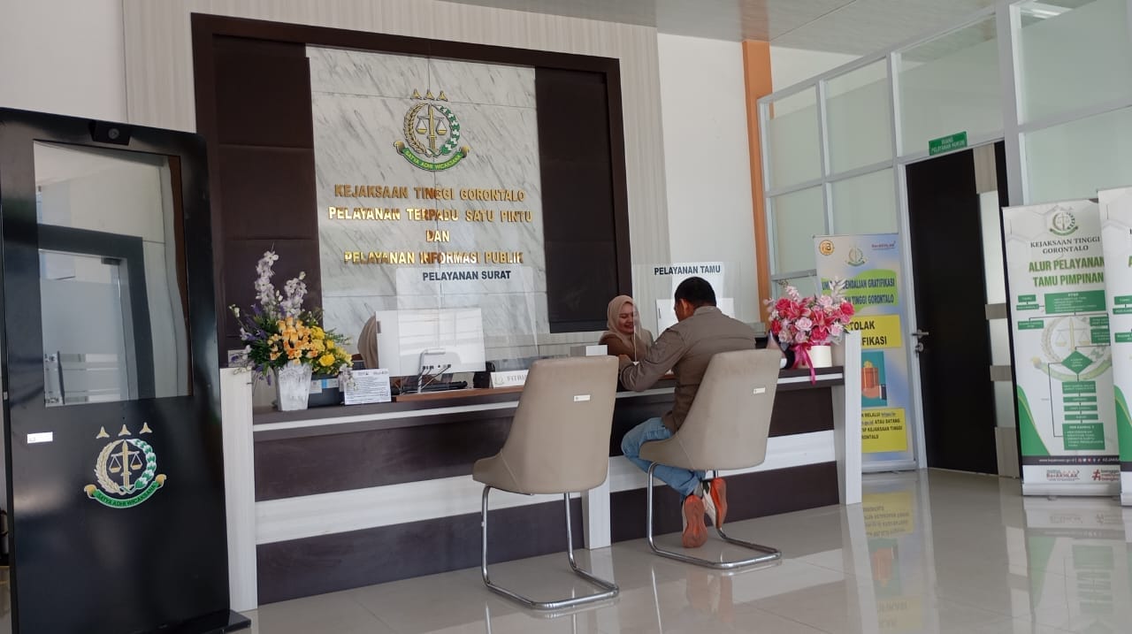 Efendi Dali Sambangi Kejati Gorontalo untuk Konsultasikan Perkara BKAD. (Foto: GoTimes/Febri)