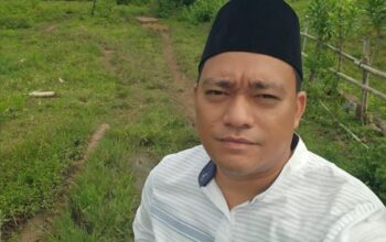 Sekretaris Laskar Anti Korupsi Indonesia (Laki) Provinsi Gorontalo, Efendi Dali, SH, saat mengunjungi salah satu jalan tani. (Foto: Dok. Pribadi)