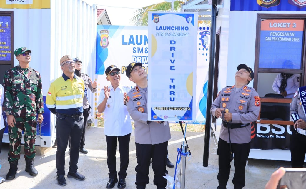 Inovasi Pelayanan Kepolisian, SIM dan Samsat Drive Thru Resmi Beroperasi di Pohuwato. (Foto: Humas Polda Gorontalo)