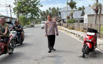 Kapolres Pohuwato Turun Tangan Bantu Korban Laka Lantas. (Foto: Humas Polres Pohuwato)