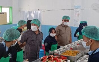 Pastikan Kesiapan Program, Gustam Ismail Kunjungi Dapur MBG Leboto. (Foto: Febri/GoTimes.id)