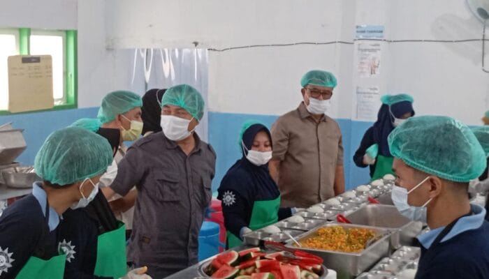 Pastikan Kesiapan Program, Gustam Ismail Kunjungi Dapur MBG