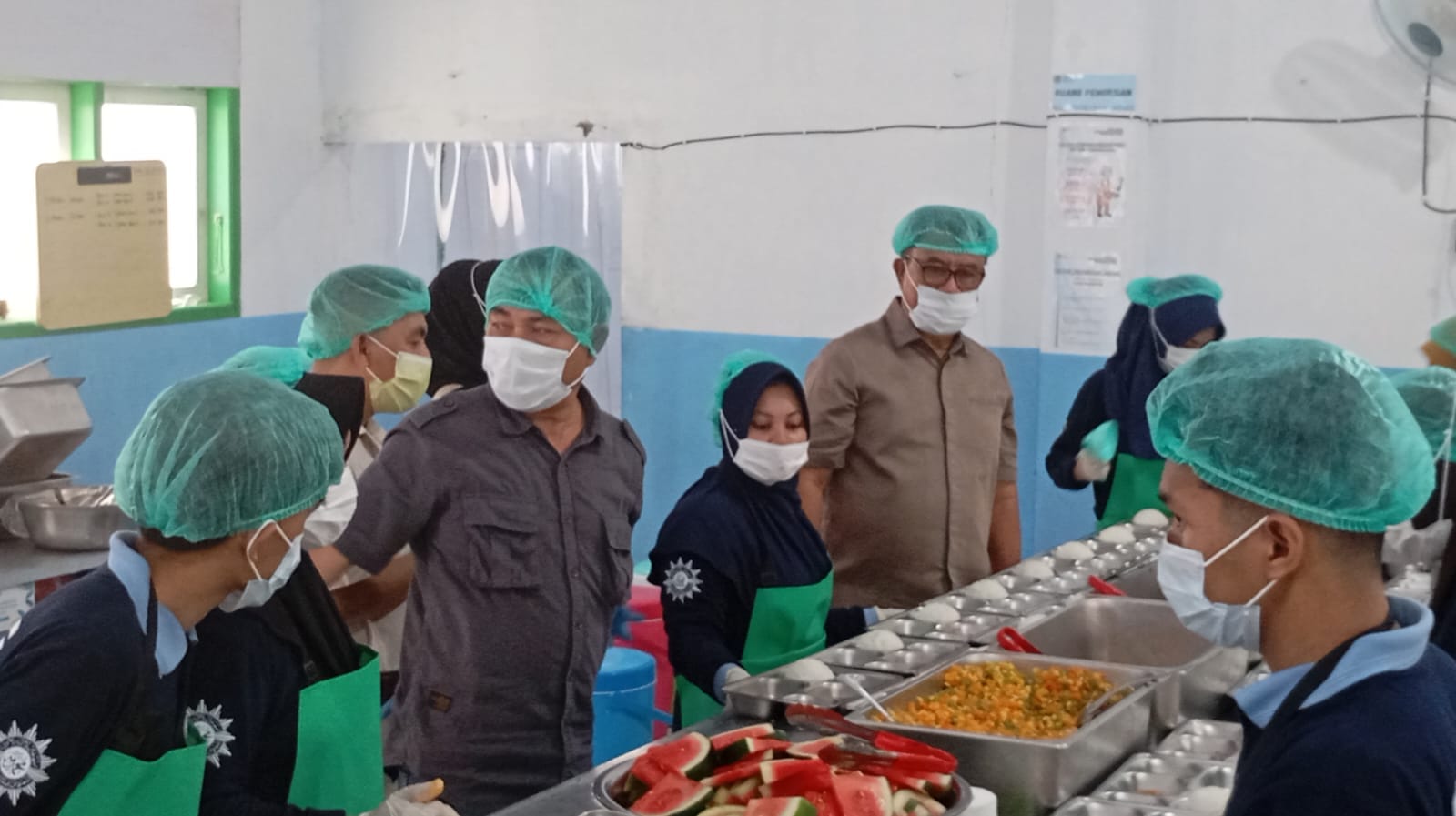 Pastikan Kesiapan Program, Gustam Ismail Kunjungi Dapur MBG Leboto. (Foto: Febri/GoTimes.id)