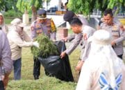 Dukung Gerakan Indonesia ASRI, Kapolres Pohuwato Korve Bersama di Marisa. (Foto: Humas Polres Pohuwato)