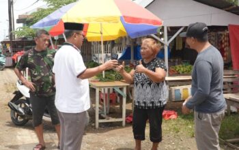 Tanpa APBD, Bupati Gorontalo Utara Siap Tata Pasar Jajan Moluo Lewat Gotong Royong 3 Bupati Gorontalo Utara, Thariq Modanggu saat mengunjungi pasar jajan moluo, Minggu (1/3). (Foto: Humas Pemda Gorut)