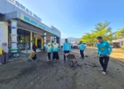 Direktur RSUD dr. Zainal Umar Sidiki, dr. Mohammad Ardiansyah bersama jajaran manajemen saat melakukan kegiatan Mopoberesi Kambungu di Kecamatan Biau. (Foto: RSUD ZUS)